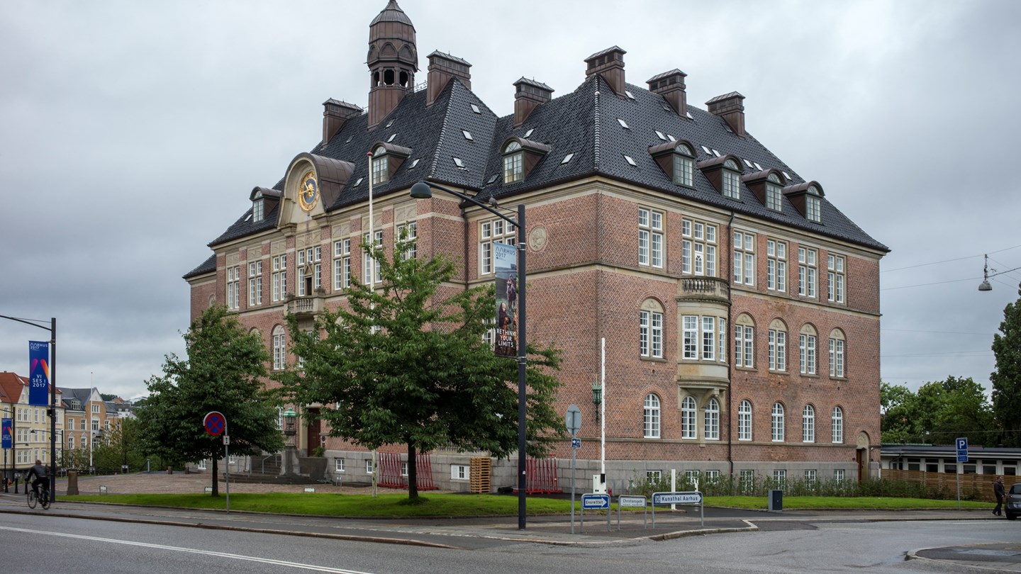Billedet viser retsbygningen i Aarhus udefra