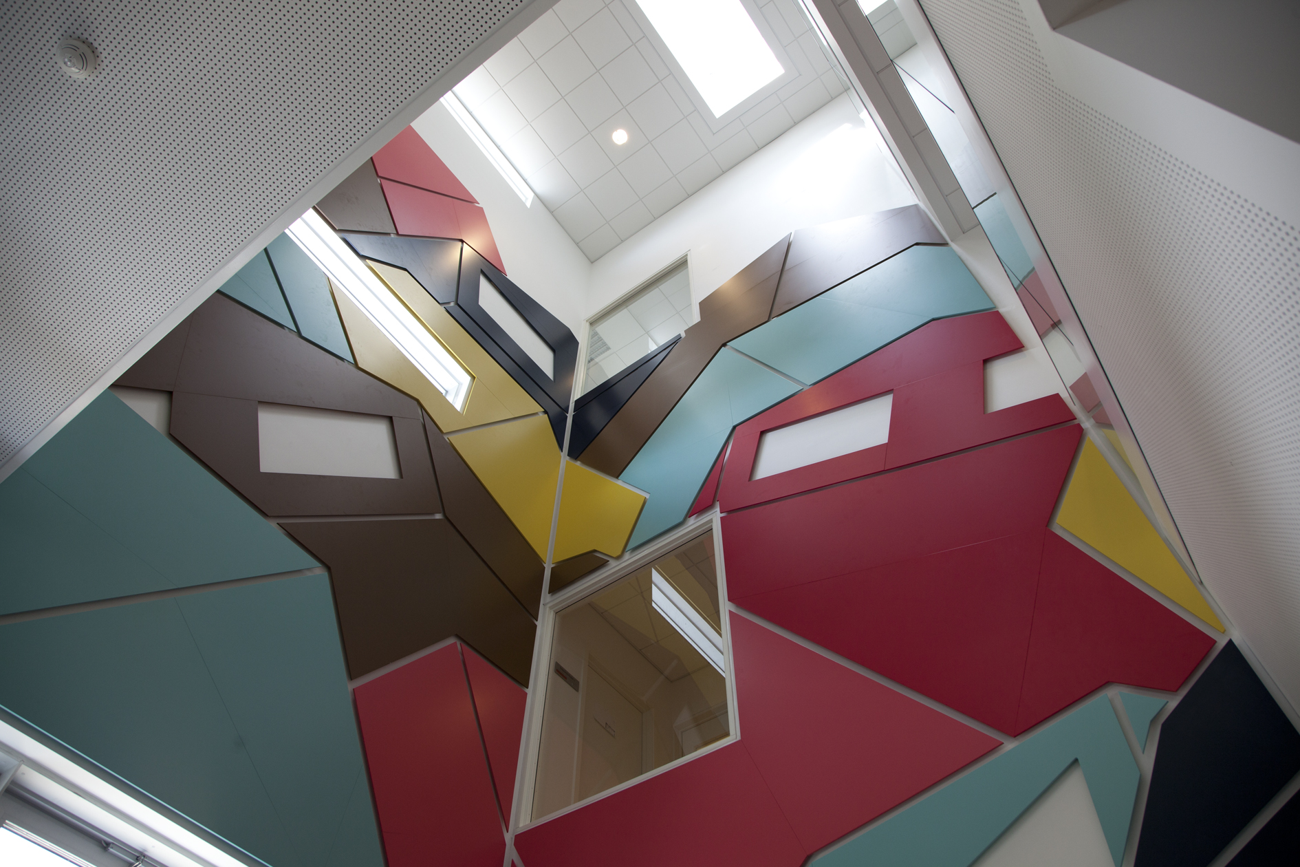 Billedet viser kunstnerisk indvendig udsmykning af Retten i Kolding